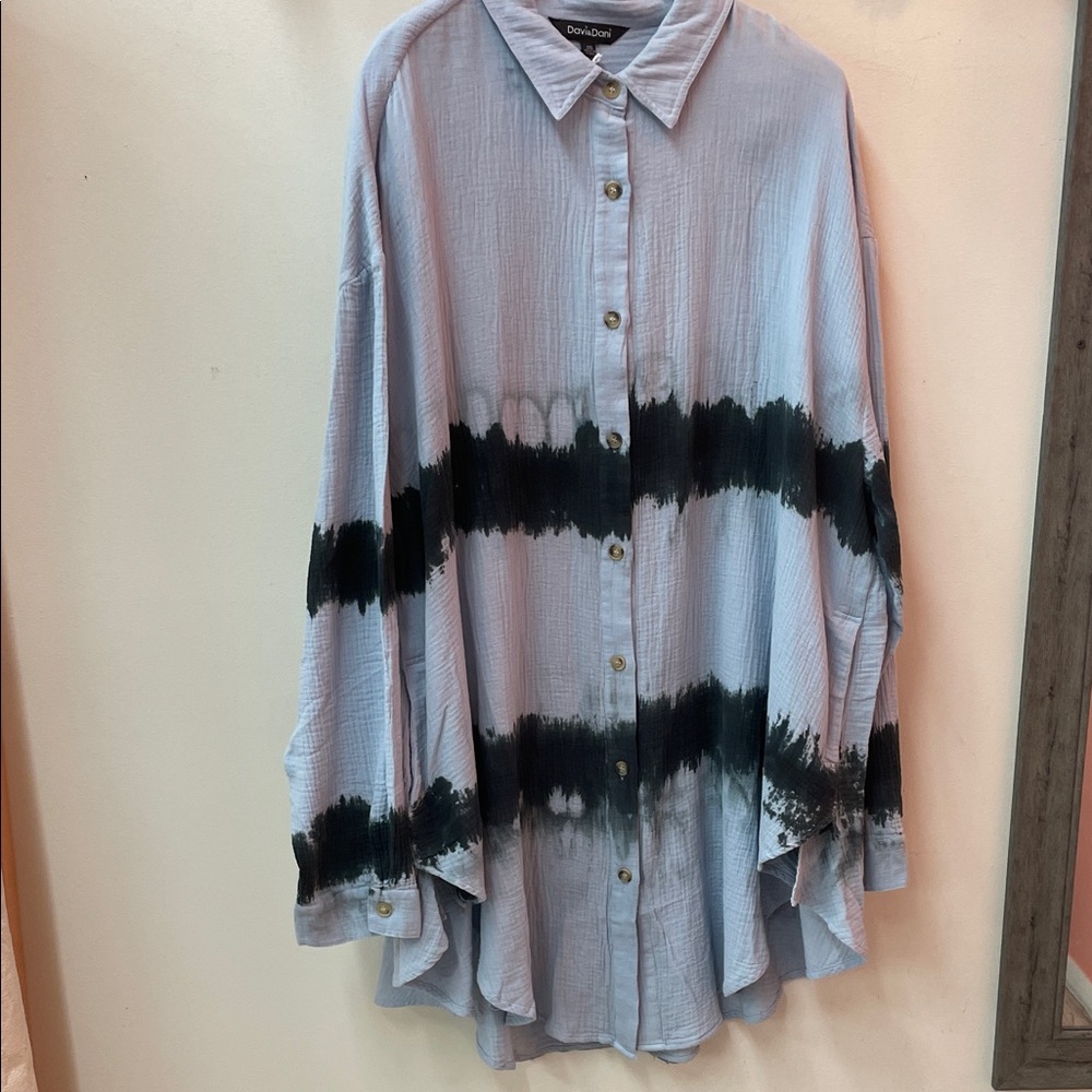 DAVI & DANI Blue Button-Up Tunic with Black Tie-Dye Stripes